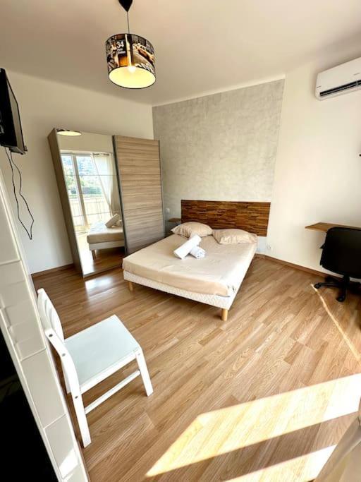 Appartement Avec 4 Chambres Doubles - Proche De La Mer, Des Transports Et De La Promenade Des Anglais นีซ ภายนอก รูปภาพ
