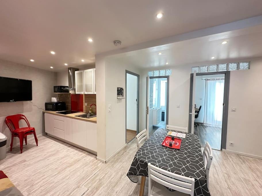 Appartement Avec 4 Chambres Doubles - Proche De La Mer, Des Transports Et De La Promenade Des Anglais นีซ ภายนอก รูปภาพ