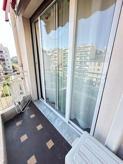 Appartement Avec 4 Chambres Doubles - Proche De La Mer, Des Transports Et De La Promenade Des Anglais นีซ ภายนอก รูปภาพ